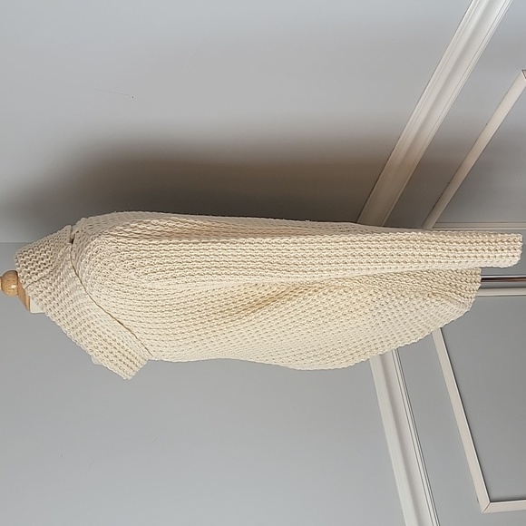 MIRACLE Cream Cowl Neck Faux Button Open Knit Boho Preppy Tulip Hem Sweater M/L - Picture 2 of 8